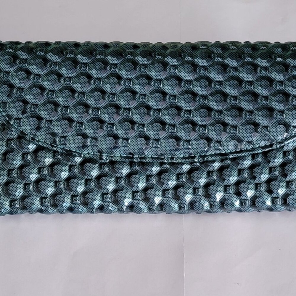 New Metropolitan Roselle Turquoise Honeycomb Wallet 5 Compartments NWT